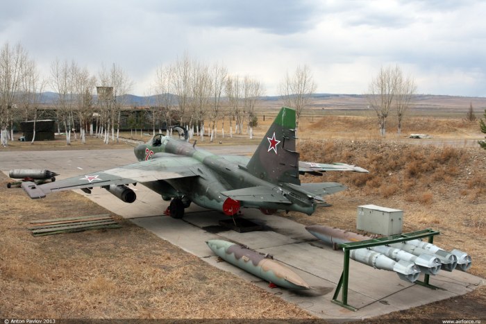 Штурмовик Су-25 Грач