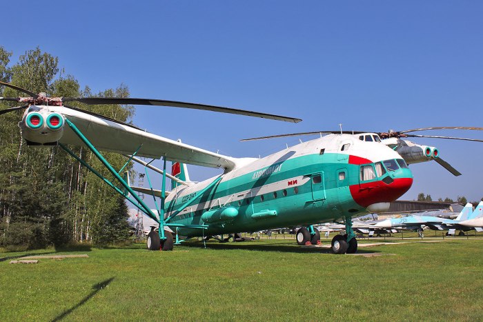 Двухвинтовой вертолёт ми-12