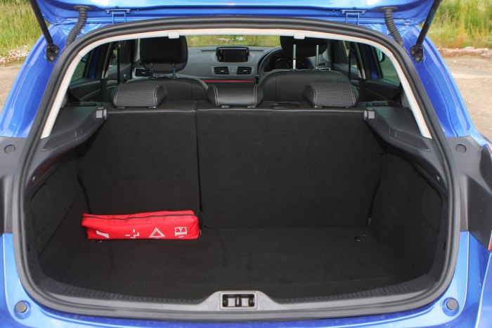 Renault Megane 3 хэтчбек багажника