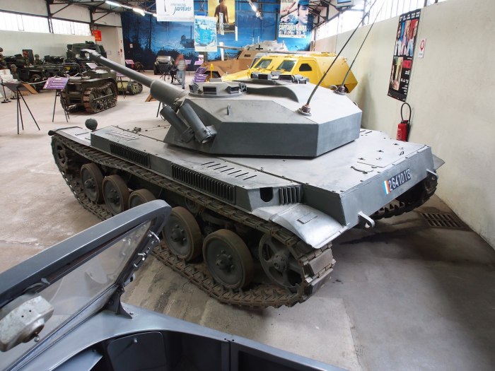 Танк AMX ELC 90