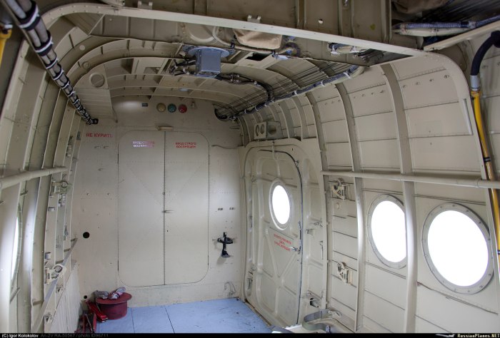 АН-2 пассажирский салон