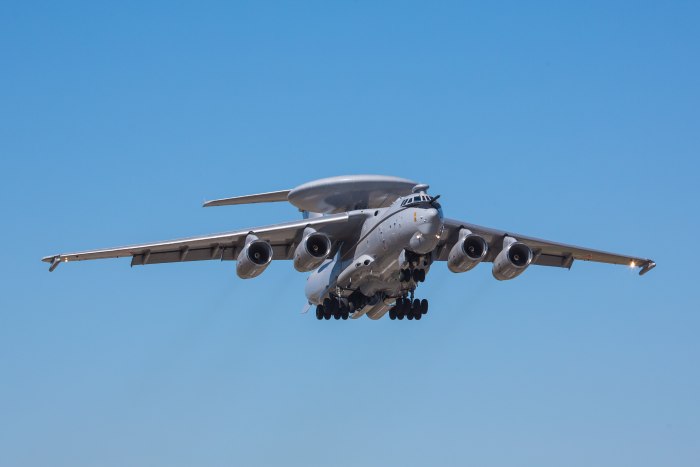 Самолет ДРЛО А-100
