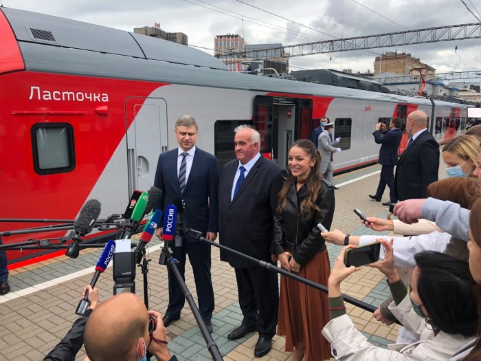 Поезд Ласточка Москва