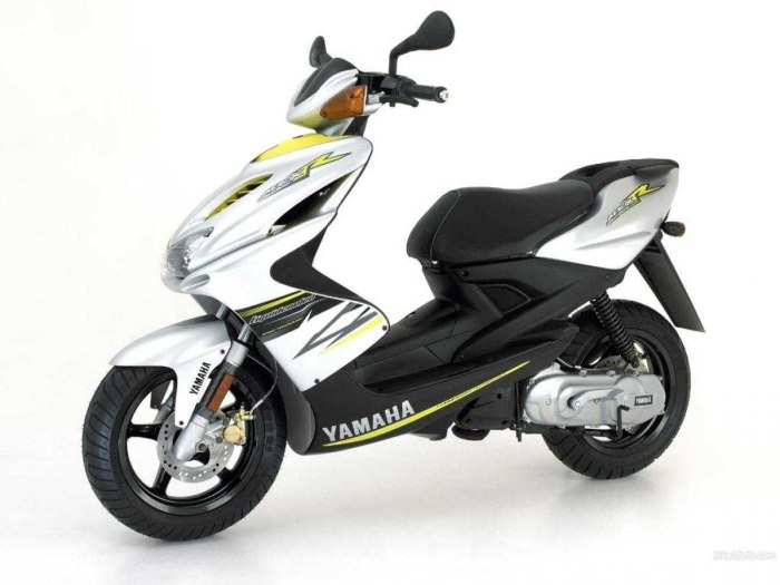 Скутер Yamaha Aerox 50