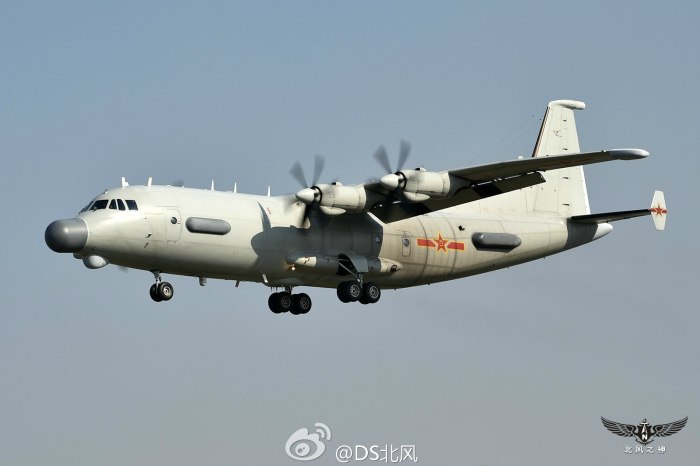 Y-8 самолет