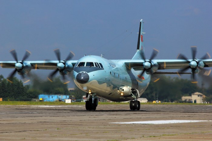 Shaanxi y-9 самолет