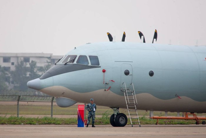 KJ-200 самолёт