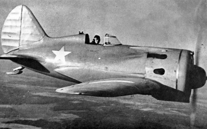 Советский самолёт истребитель и16