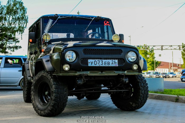 УАЗ 469 на 32 колесах