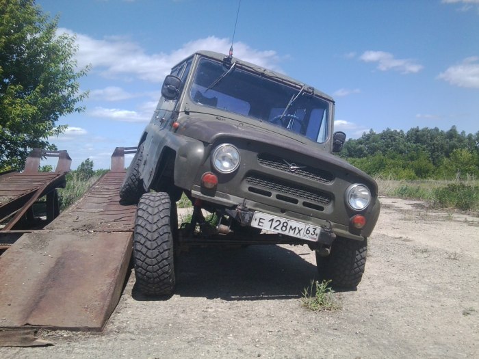 УАЗ 469 на 32 колесах