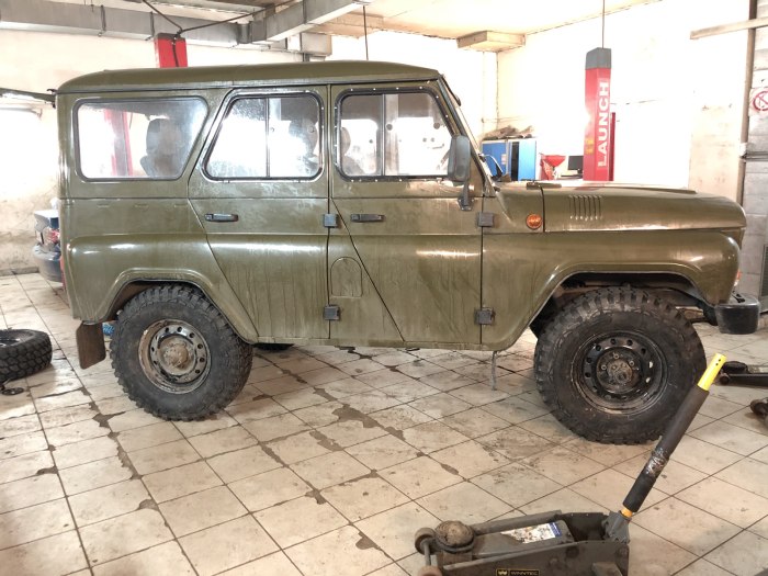 УАЗ 3151 на 31 колесах