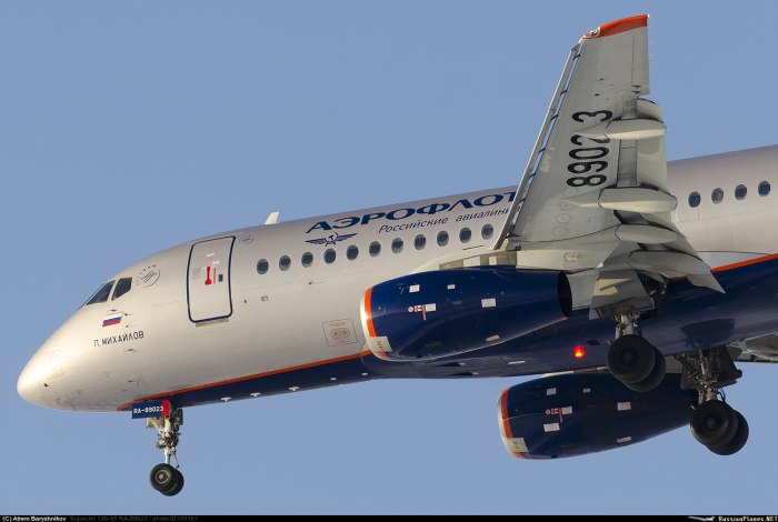 Superjet 100-95