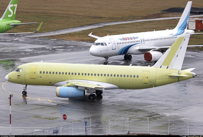 Sukhoi Superjet 100-95 Азимут