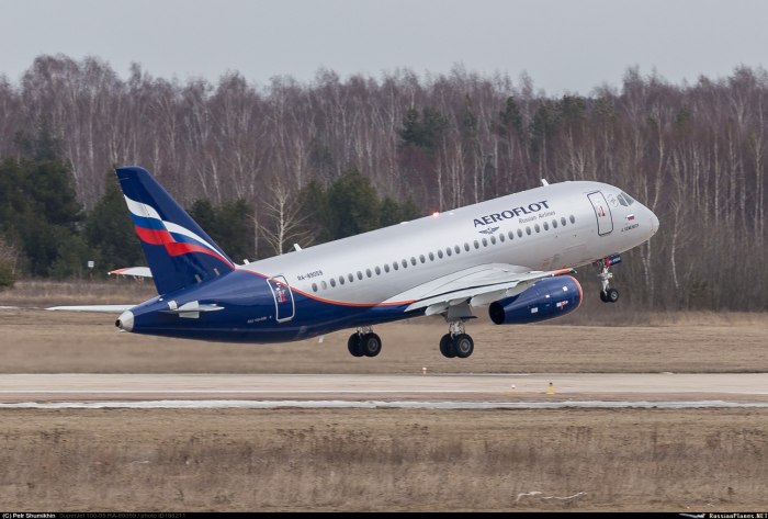 Sukhoi Superjet 100 95 LG
