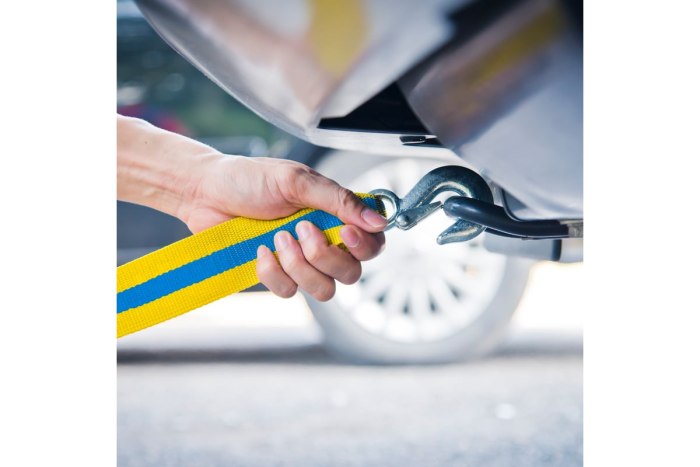 Буксировка авто тросом