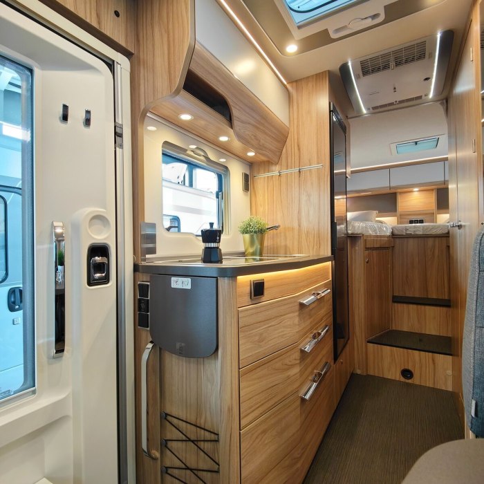 Автодом Hymer BMC-T 690