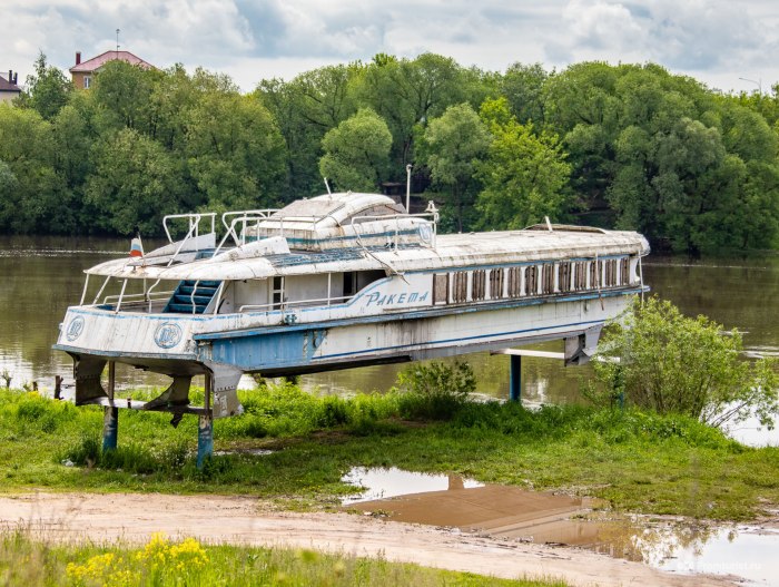 Теплоход ракета-102