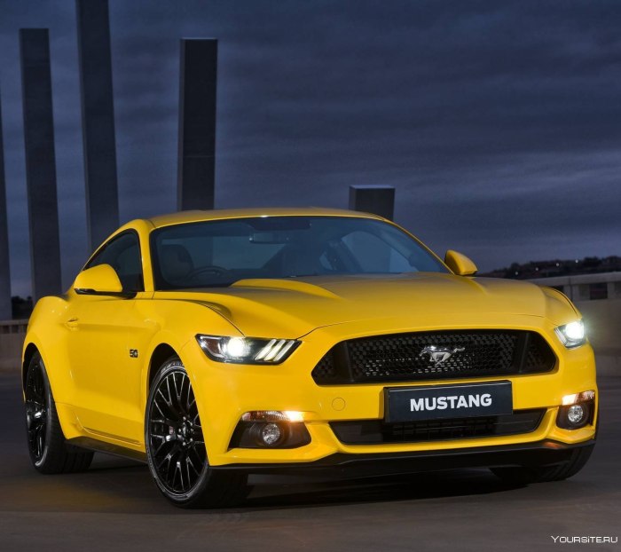 Ford Mustang gt желтый