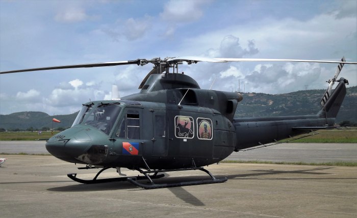 Bell 412 вертолет