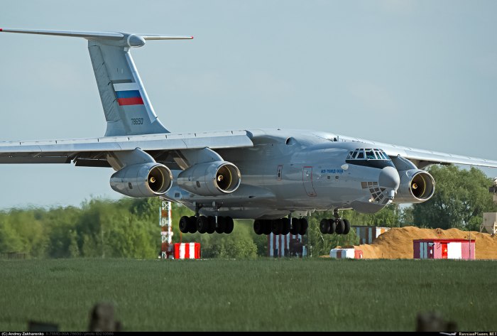 Ил-76 военно-транспортный самолёт