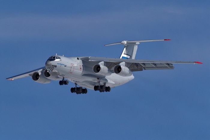 Ил-76 военно-транспортный самолёт МД 90а