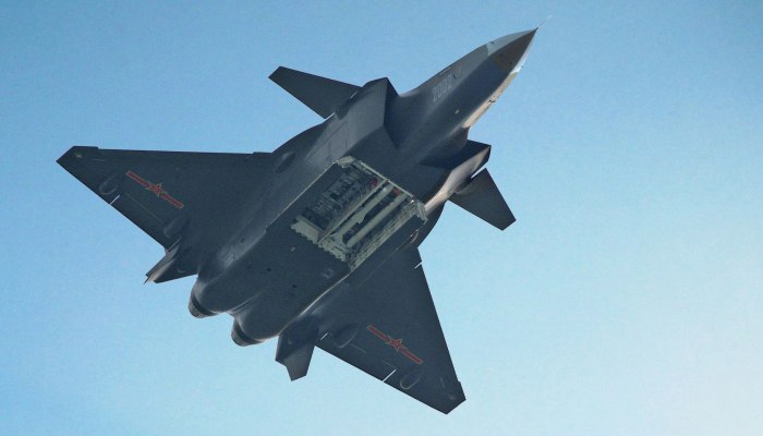 J-20 истребитель