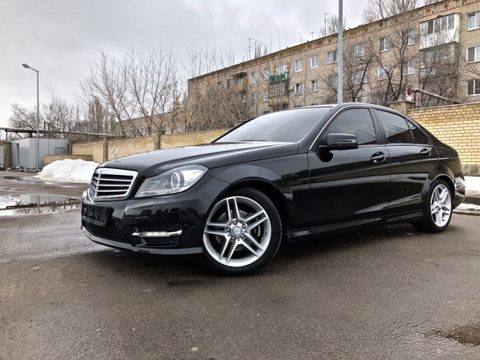 Mercedes Benz c180 w204 чёрный