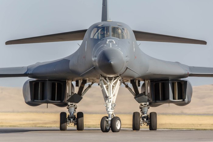 B1 Lancer