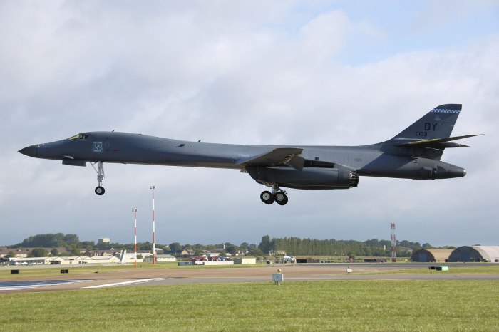B1 Lancer