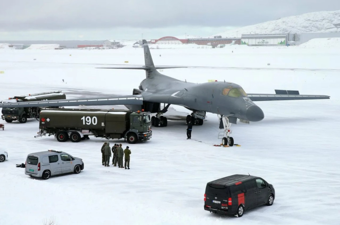 В1 ланцер бомбардировщик