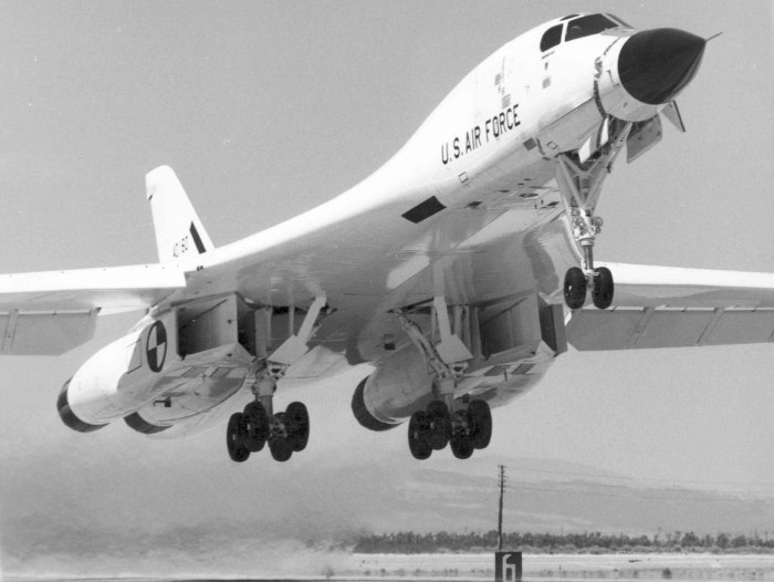 B1 Lancer