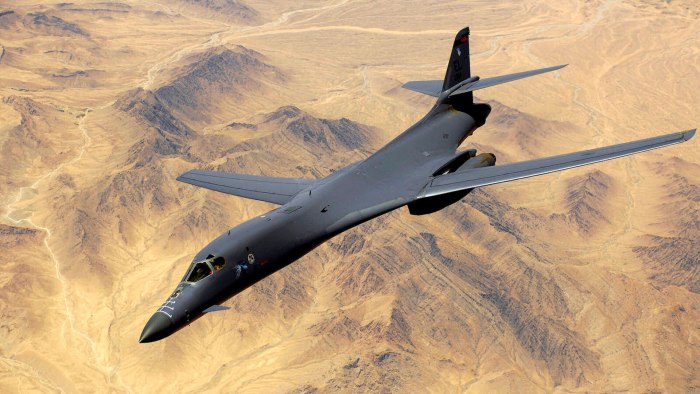 Самолёт b-1b Lancer