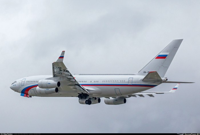 Ил-96-300пу внутри