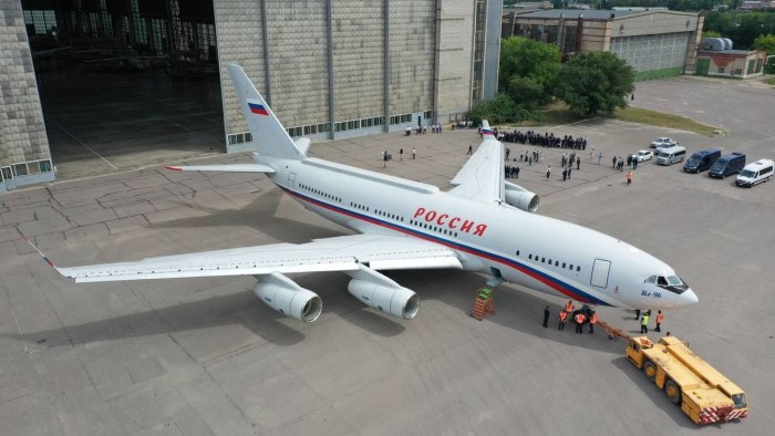 Самолет ил 96 300 ПУ