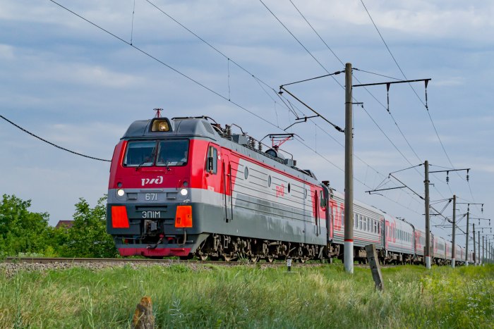 Электровоз эп1м