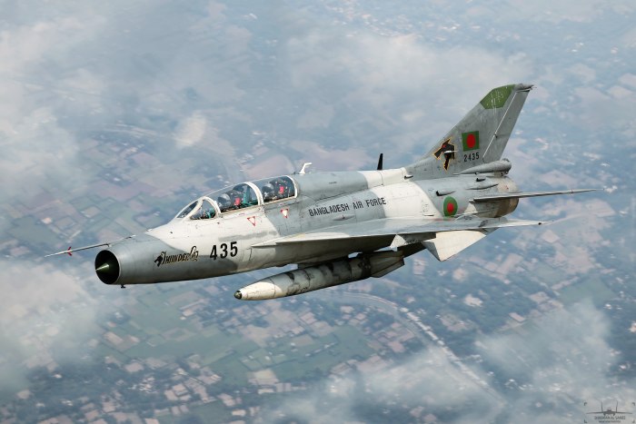 Истребитель Chengdu j-7e