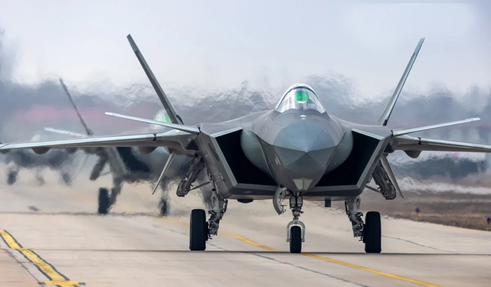 Chengdu j-20 истребитель
