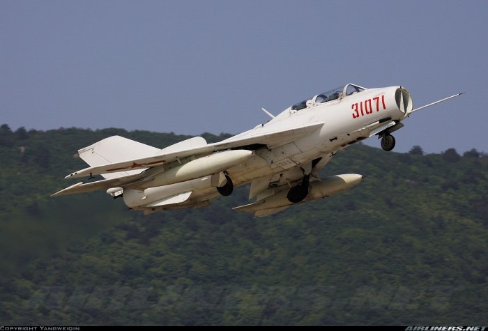 Shenyang j-6 истребитель