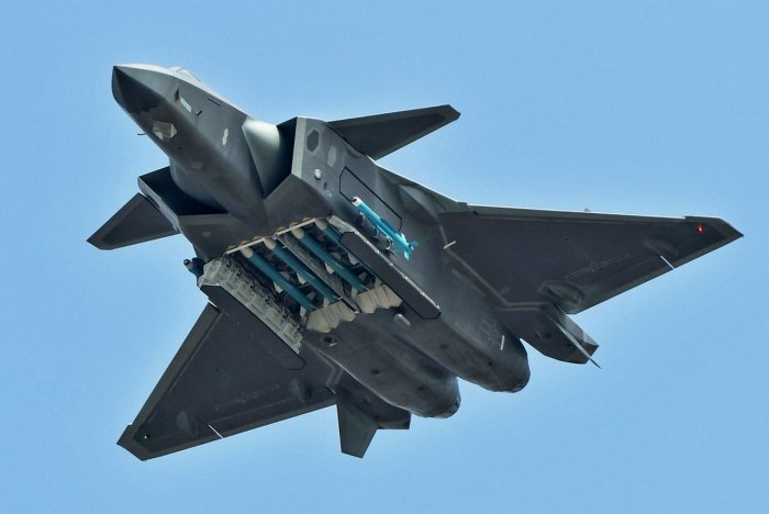 Китайский истребитель j-20
