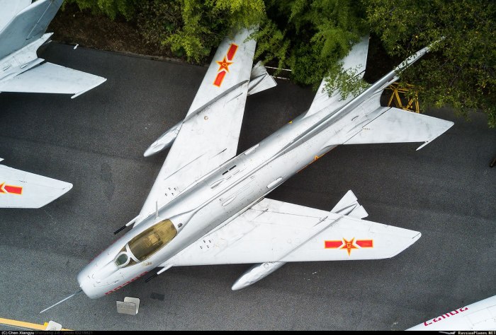 Shenyang j-5 (миг-17)