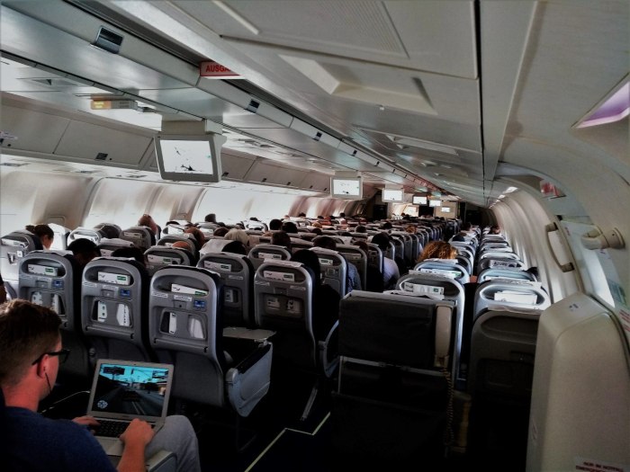 Азур 767-300