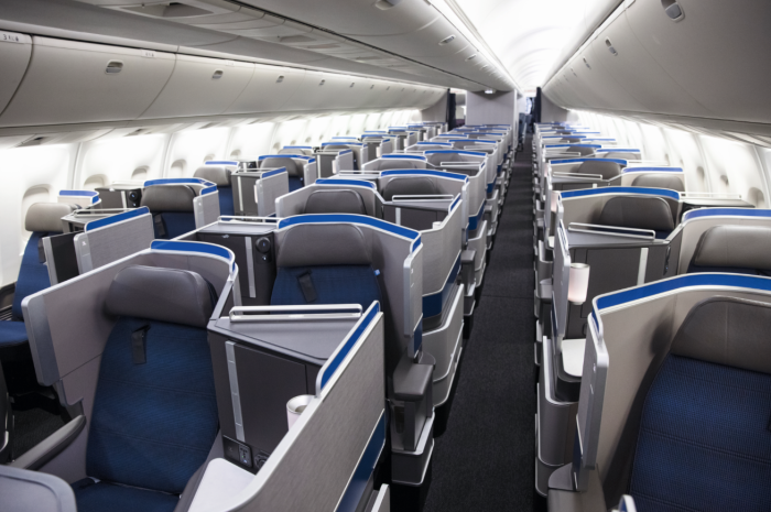 767 300 Azur Air салон