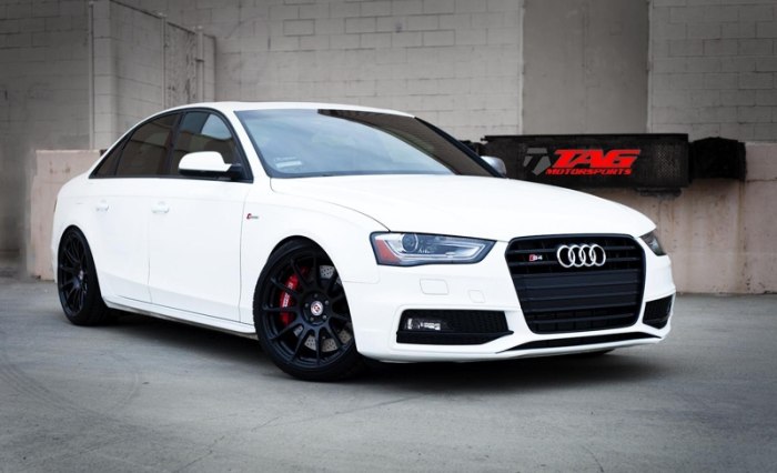 Белый Ауди s4 b8