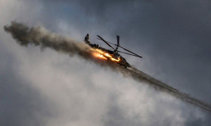 Вертолёт Аллигатор ка-52 стреляет