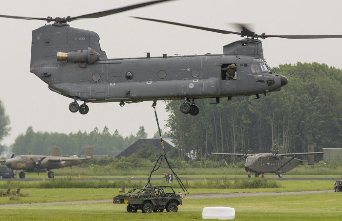 Вертолет Ch-47 Chinook