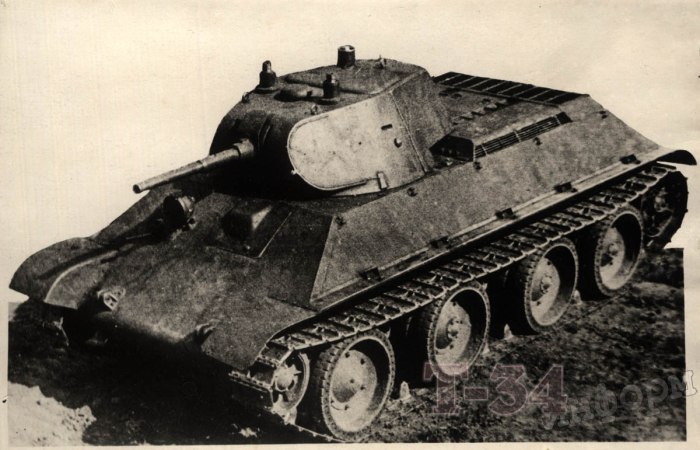 Колесно-гусеничный танк а-20
