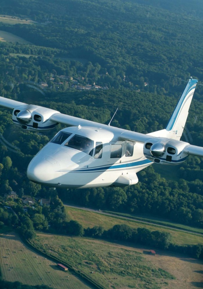 Самолет Vulcanair p68