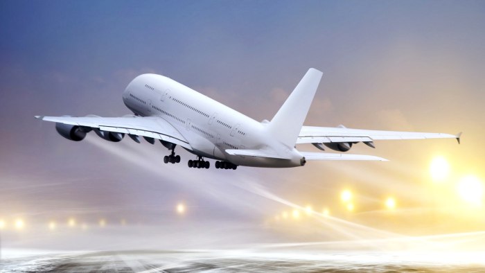 Airbus a380 взлет