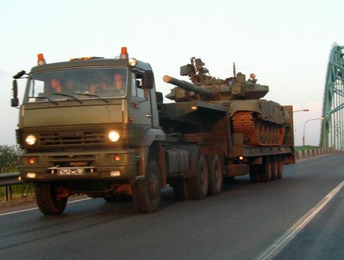 КАМАЗ 65225 С тралом