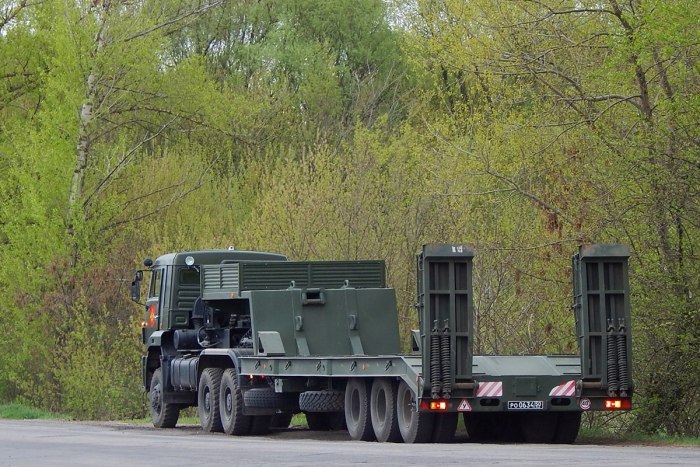 Военный трал КАМАЗ 65225